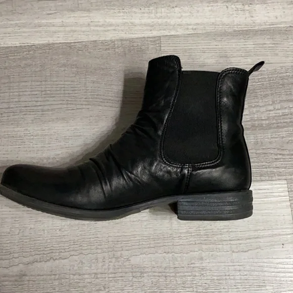 Miz Mooz Lissie Chelsea Boots - Picture 9 of 15